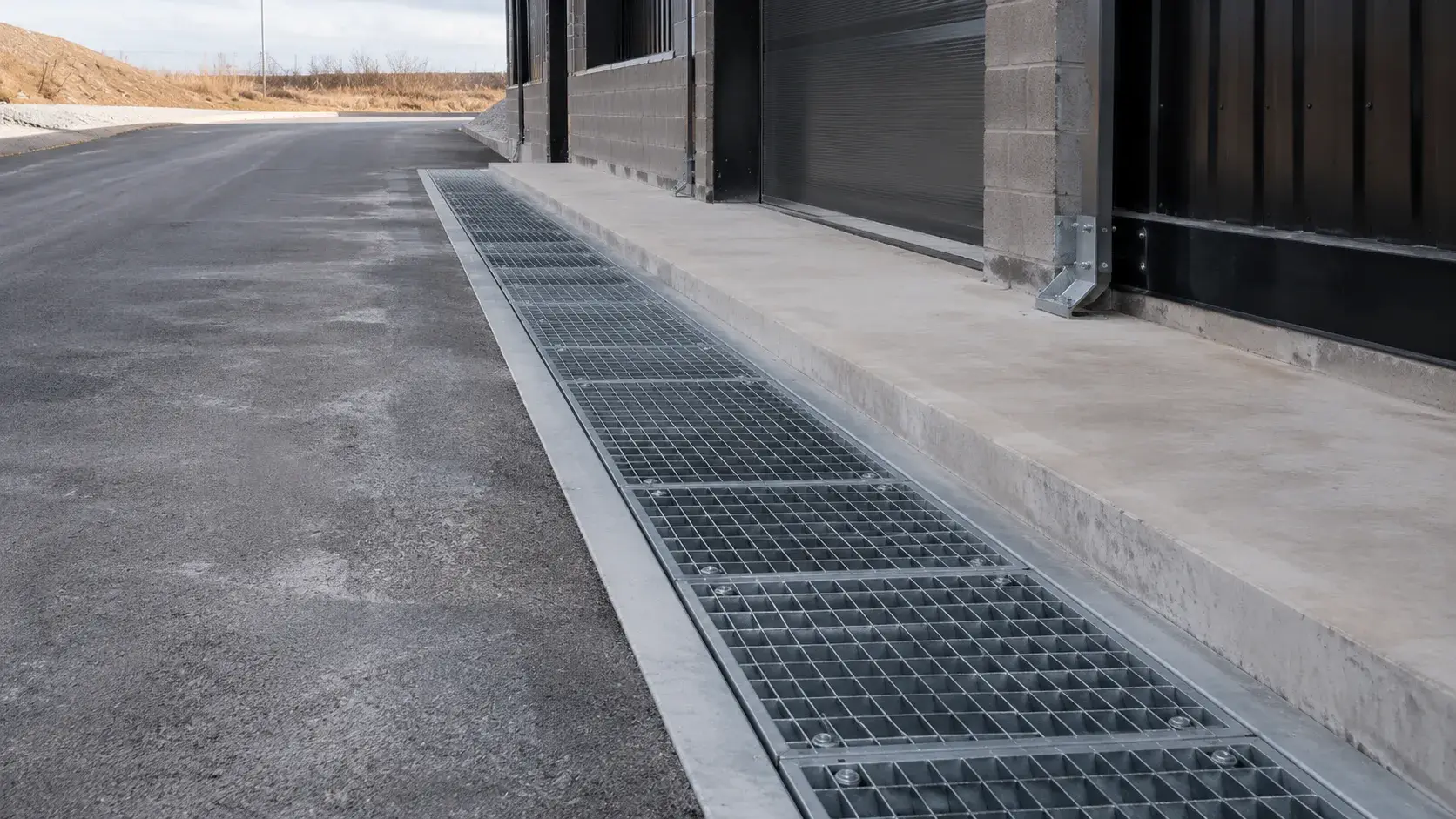 Heavy-duty load-rated steel grating for an Ontario industrial facility